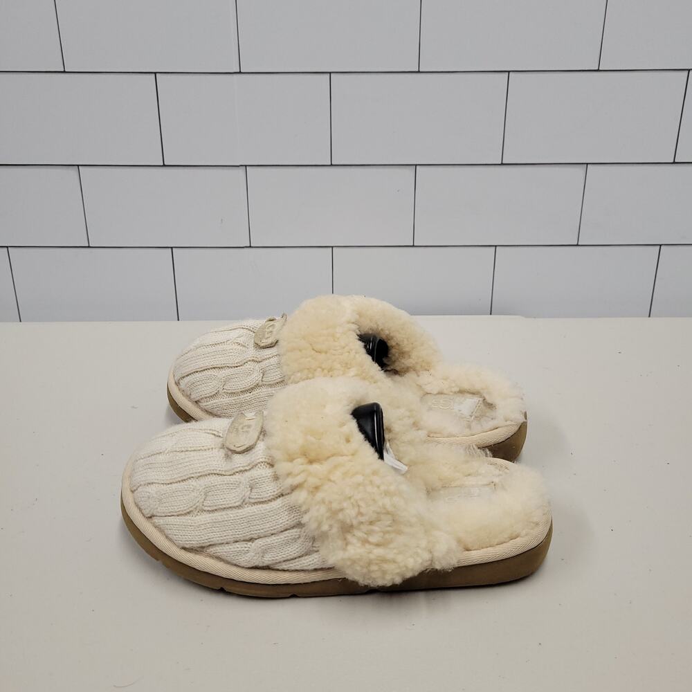 UGG Womens Size 7 Cream Cable Knit Shearling Lined Slip On Slippers